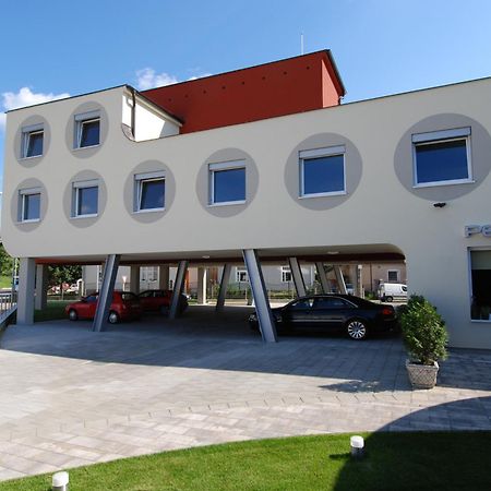 Penzion Royal Trenčín Eksteriør billede